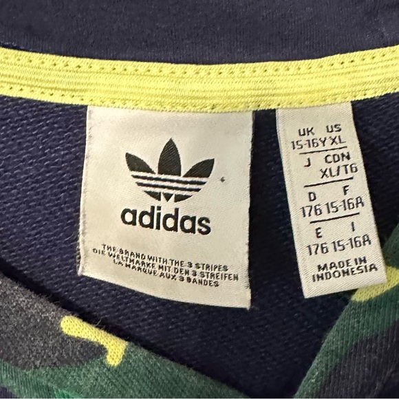 Adidas hoodie size Youth XL - Picture 3 of 3